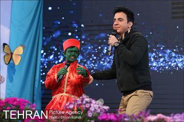 اجرای برنامه عموپورنگ در بوستان زندگی محله هرندی 16