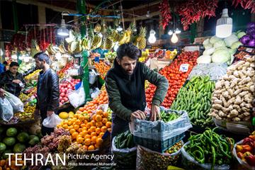 تهران یک شب مانده به یلدا 9