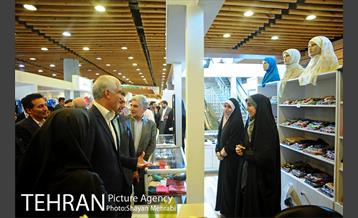 افتتاح سیزدهمین جشنواره زنان و تولید ملی  با حضور شهردار تهران 40