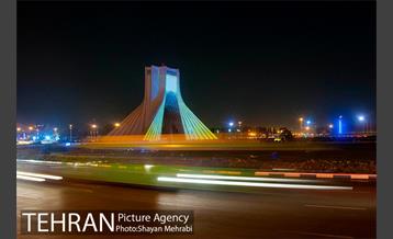 سمفونی نور سیمرغ صلح بر روی برج آزادی 2