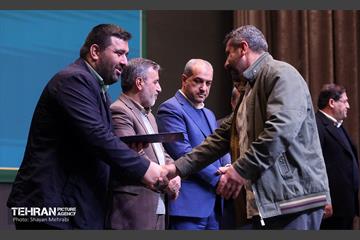 آیین تجلیل از برگزیدگان مناطق 22 گانه 8