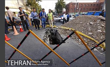 فرونشست زمین در خیابان 17شهریور 17