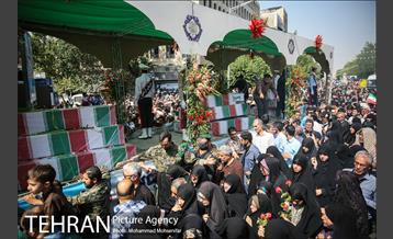 مراسم تشییع پیکرهای مطهر ۱۵۰ شهید تازه‌ تفحص‌ شده دفاع مقدس  - ۲ 1