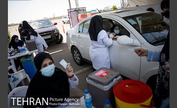بزرگترین مرکز واکسیناسیون خودرویی کرونا در تهران 45