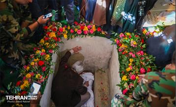 تشییع دو شهید گمنام دفاع مقدس در وزارت ورزش و جوانان 33