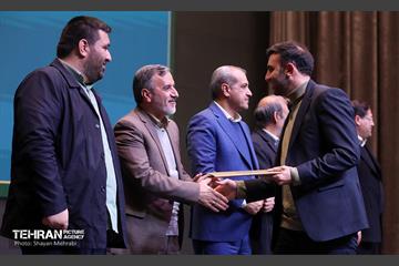 آیین تجلیل از برگزیدگان مناطق 22 گانه 19