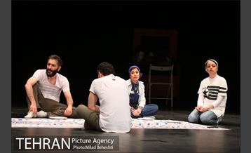 نمایش آوازهای سر شام‎ 12