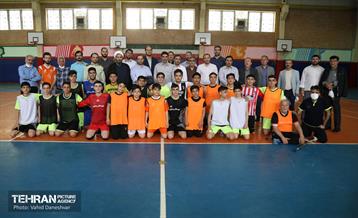 حضور رئیس کمیسیون شهرسازی شورای شهر تهران در منطقه ۱۷  25