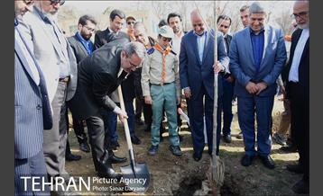 آیین درختکاری با حضور دکتر بطحایی وزیر محترم آموزش و پرورش 21