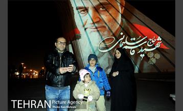 تصاویر سردار شهید قاسم سلیمانی بر دیوار برج آزادی 24