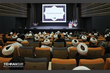 نشست فصلی ائمه جماعت و مدیران حوزه های علمیه منطقه 12 با مدیران شهری 4