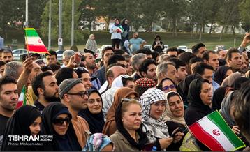 اجرای ارکستر سمفونیک تهران در میدان آزادی 8