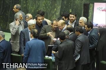 حضور شهردار تهران در جلسه علنی مجلس شورای اسلامی 33