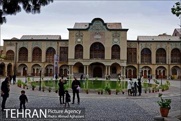 عمارت مسعودیه در میدان بهارستان 1