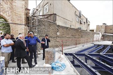 بازدید شهردار تهران از پروژه مرمت خانه اتحادیه در لاله زار 15