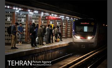 عبادت و خدمت؛ ایستگاه مترو امام خمینی(ره) 23