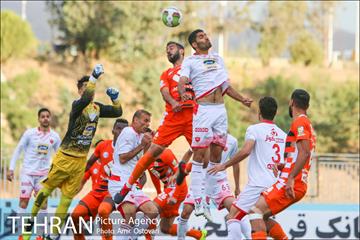 دیدار تیم‌های سایپا و پرسپولیس در لیگ برتر فوتبال ایران 21