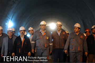 اتصال یازدهمین مقاطع تونل در خط ۶ متروی تهران  9
