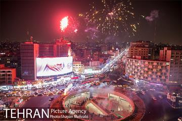 نورافشانی میدان ولیعصر(عج) به مناسبت روز مادر 9