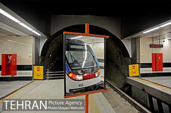 شبگردی اصحاب رسانه در خط 7 مترو تهران 27