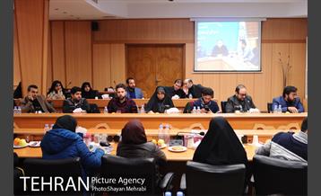 نشست صمیمانه رئیس مرکز ارتباطات شهرداری تهران با اصحاب رسانه 23