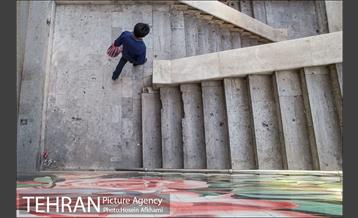 پله اول تا پله هشتم خیابان ولیعصر(عج)‎ 9