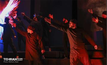 نوانمایش‌ هامان در برج‌ میلاد تهران 13