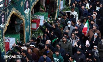 تشییع پیکر ۱۰۰ شهید مردمی و مدافع امنیت در تهران 7