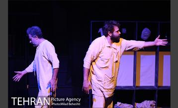 نمایش در انتظار ماهی سیا متوسط 10