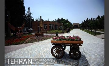 آئین بهره برداری از باغ راز هستی در منطقه 22 30