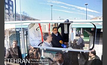 بازدید شهردار تهران از عملیات ضد عفونی کردن اتوبوس های شهری 11