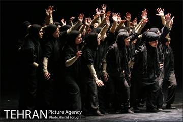نمایش "من" در پردیس تئاتر تهران (خاوران) 3