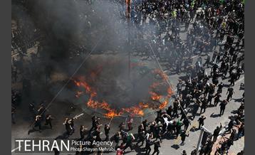 عزاداری ظهر عاشورای حسینی در چهار راه گلوبندک 27