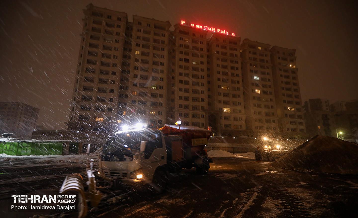 به وقت خدمت؛ برف‌روبی منطقه 1 شهرداری تهران 11