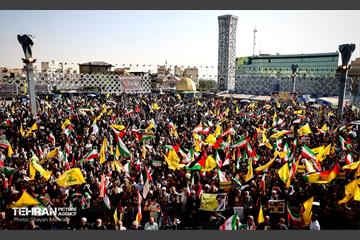 تجمع قدردانی از عملیات وعده صادق ۲ در میدان امام حسین (ع) 24