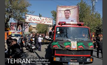 تشییع پیکر آتشنشان شهید مهدی حاجی پور 8