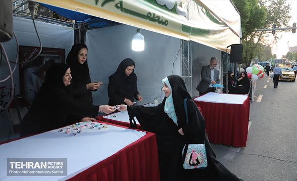 خدمت رسانی مواکب منطقه۱۶ به نمازگزاران عید سعید فطر 38