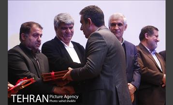 آیین اهدا ماشین آلات تهیه شده توسط شهرداری تهران به مناطق زلزله زده استان کرمانشاه 29