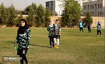 آکادمی فوتبال بانوان 1