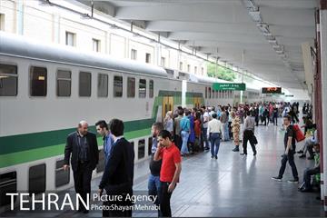 سرویس رسانی مجدد مترو خط 5 در روزهای جمعه 50