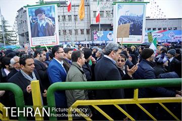 حضور شهردار تهران در راهپیمایی یوم الله 22 بهمن 8