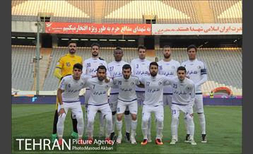 دیدار تیم‌ های فوتبال استقلال تهران و استقلال خوزستان