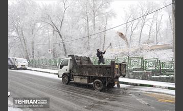 آمادگی نیروهای خدمات شهری در پی بارش‌ برف تهران 13