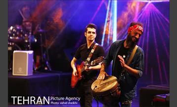 کنسرت آنلاین مهدی یغمایی 10