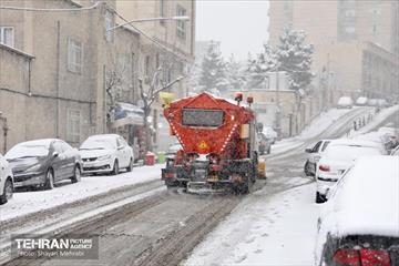 آمادگی نیروهای خدمات شهری در پی بارش‌ برف تهران 2