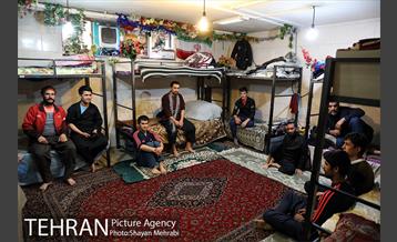 آماده سازی و توزیع 1000 پک افطاری در منطقه 6 28