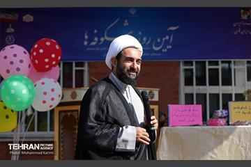 جشن شکوفه‌ها در منطقه ۱۶ 40