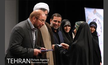 همایش تجلیل از بانوان فعال محلات 17