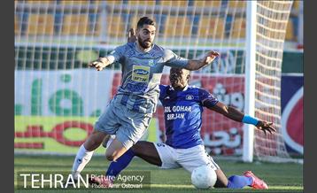 دیدار تیم های گلگهر سیرجان و استقلال تهران 11