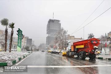 آمادگی نیروهای خدمات شهری در پی بارش‌ برف تهران 11
